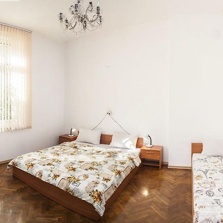 Central Guesthouse Five Corners Sofia Exterior photo