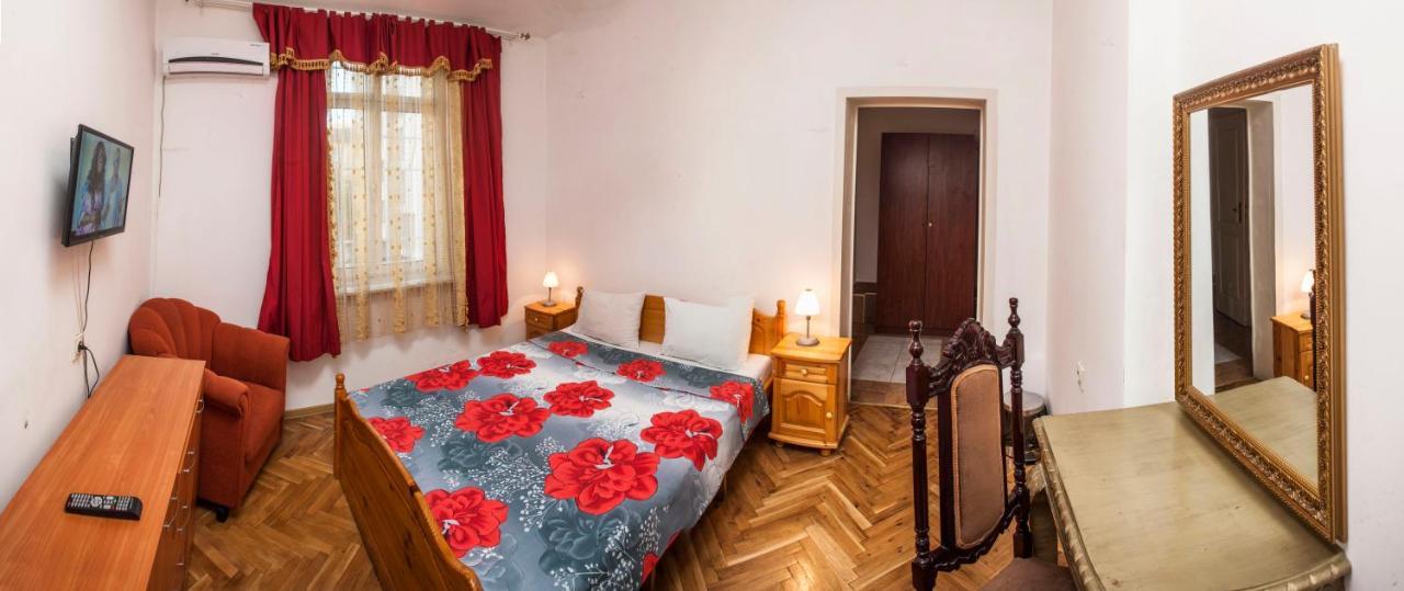 Central Guesthouse Five Corners Sofia Exterior photo