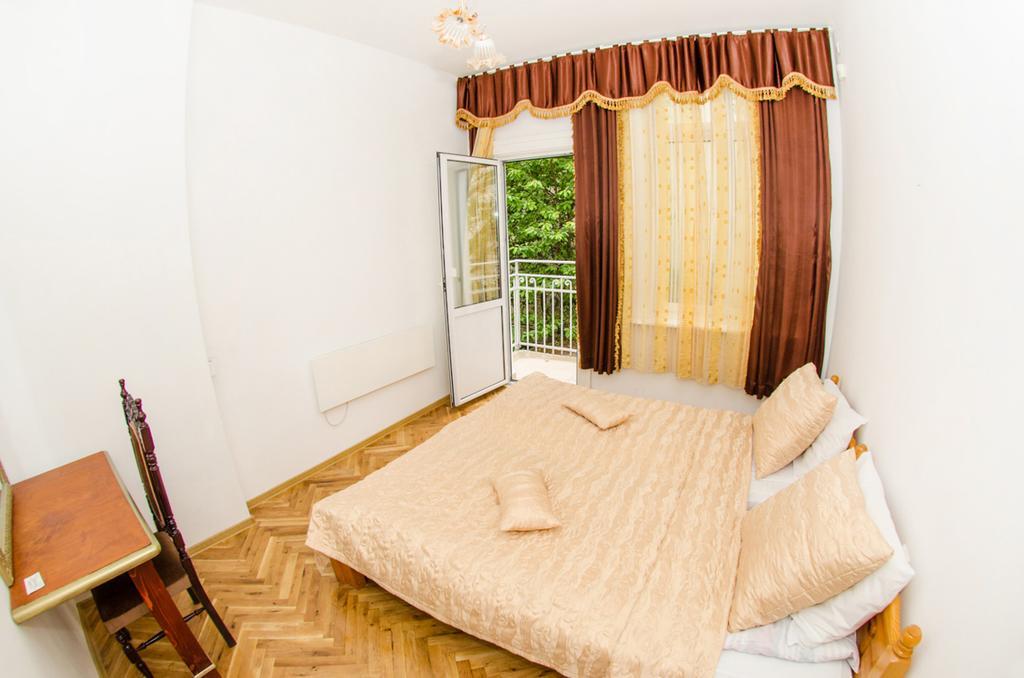 Central Guesthouse Five Corners Sofia Exterior photo
